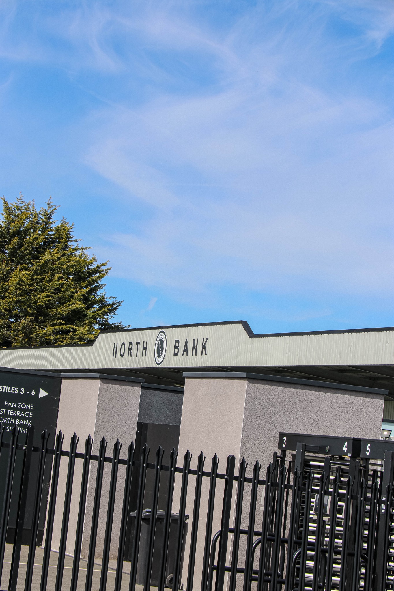 Boreham Wood stadium photograph 5