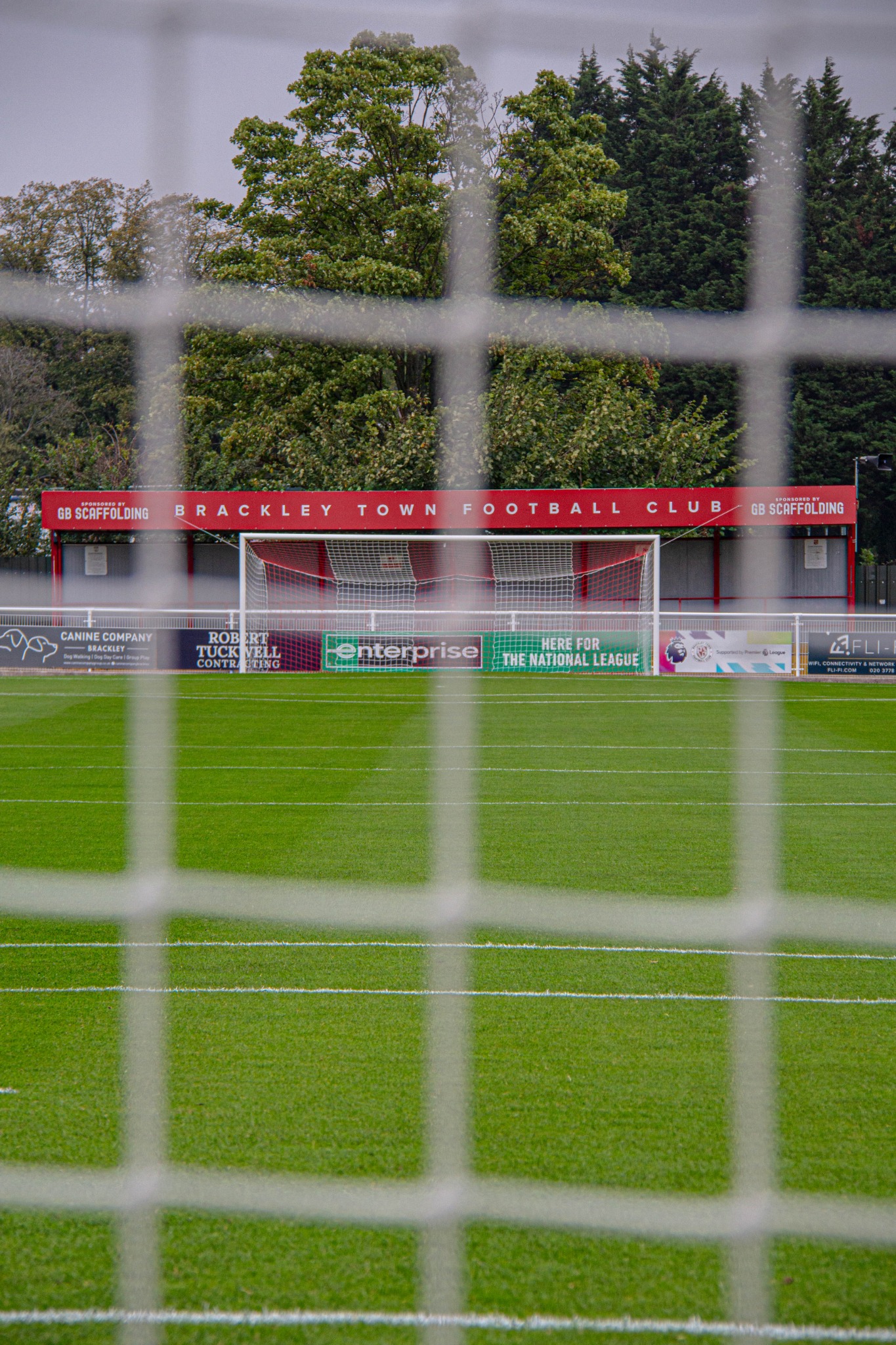 Brackley Town stadium photograph 2