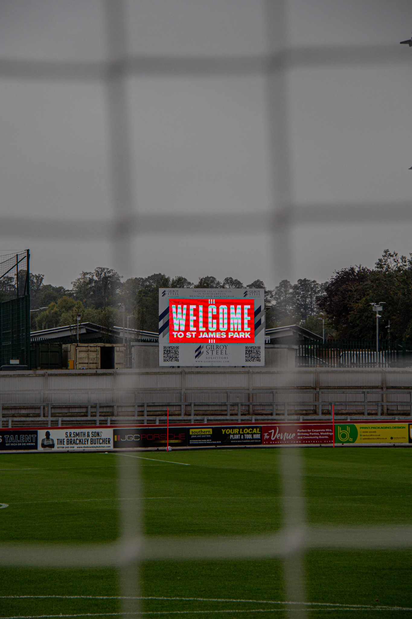 Brackley Town stadium photograph 3