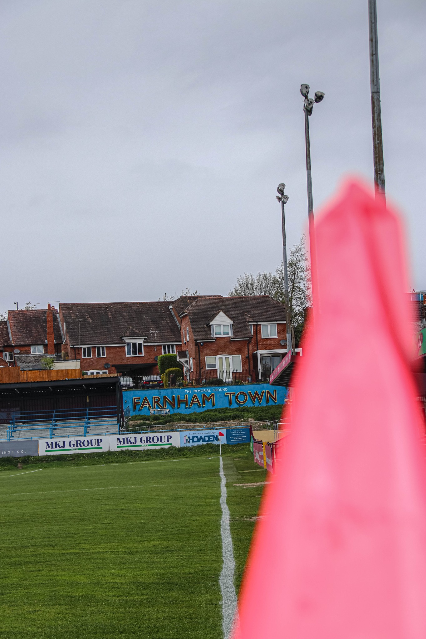 Farnham Town stadium photograph 2