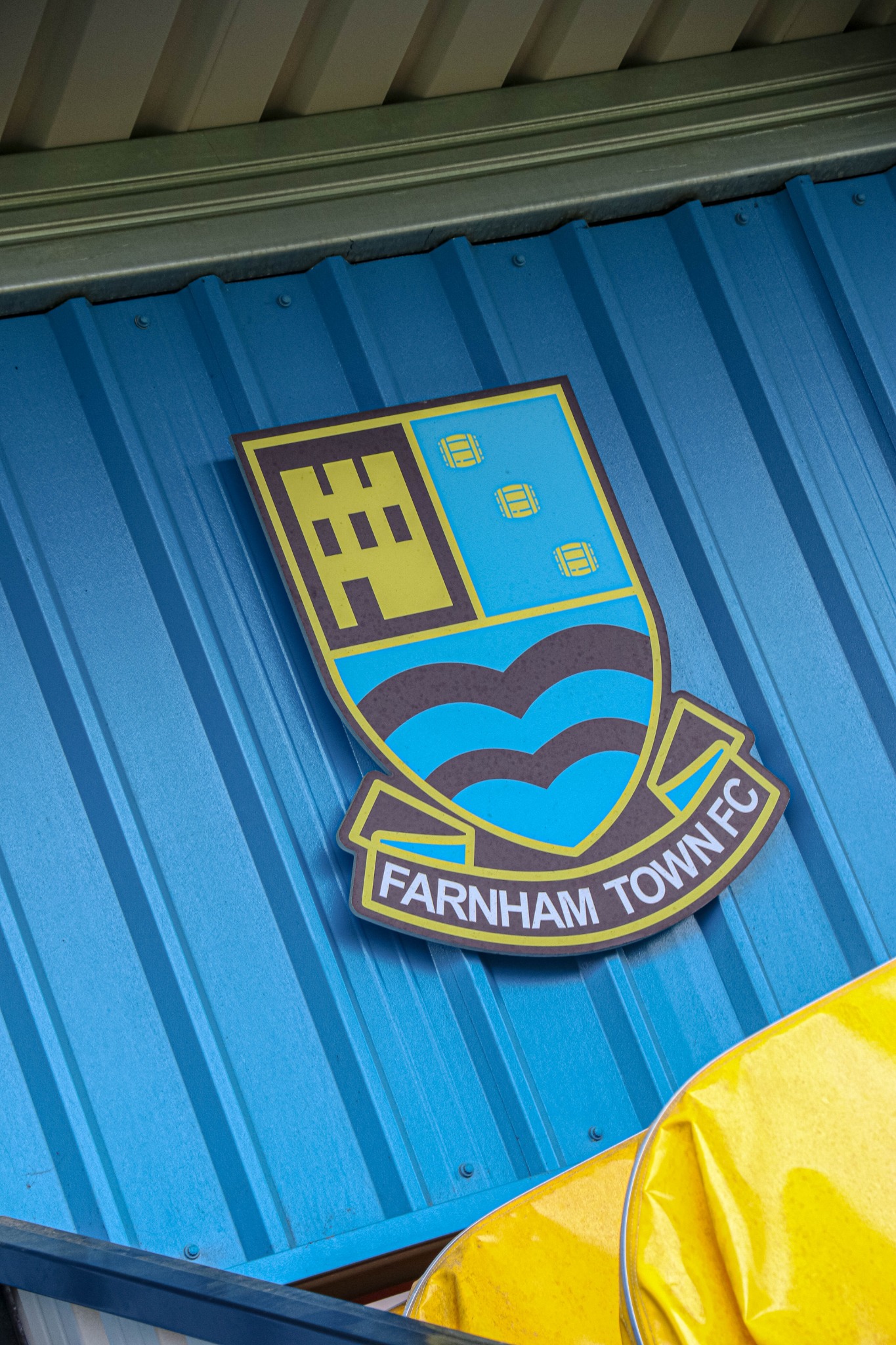 Farnham Town stadium photograph 11