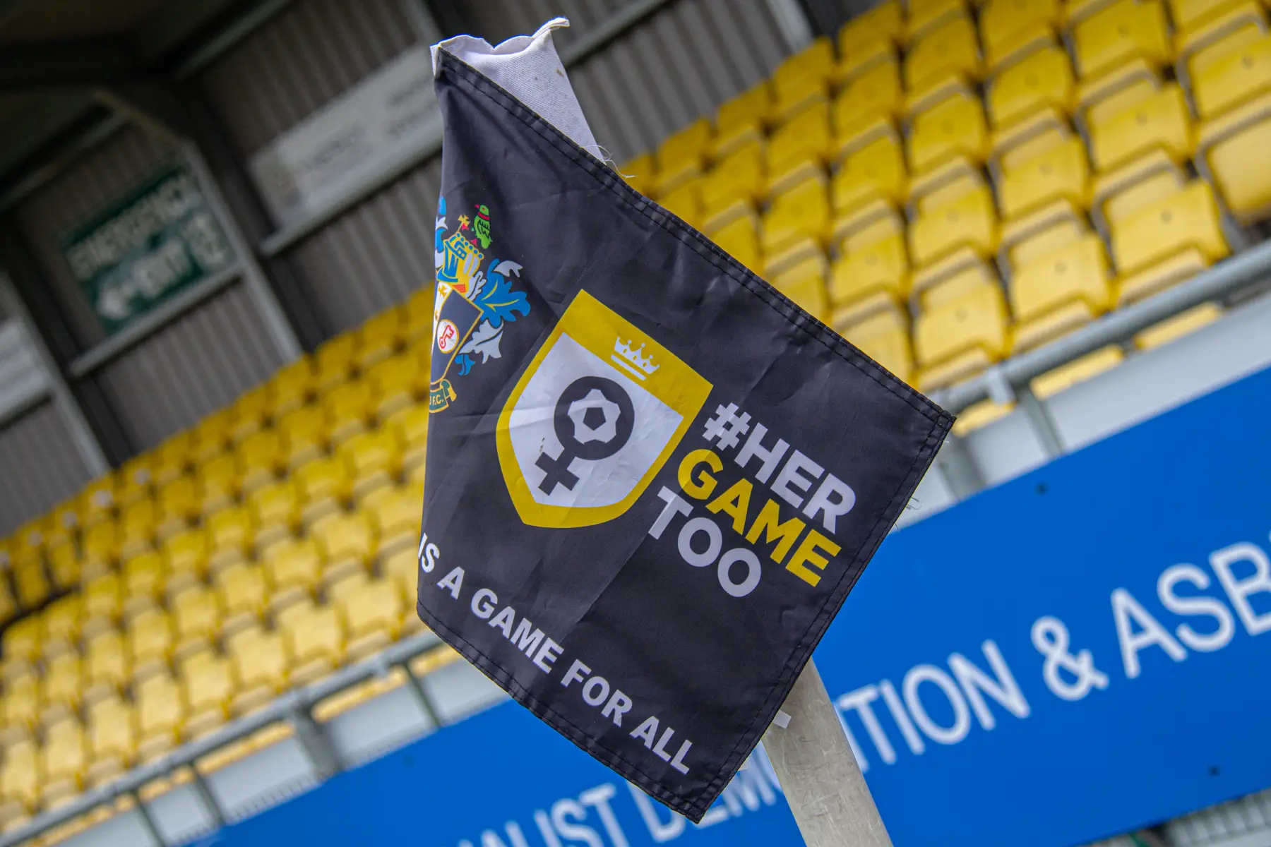 Sutton United photograph 14